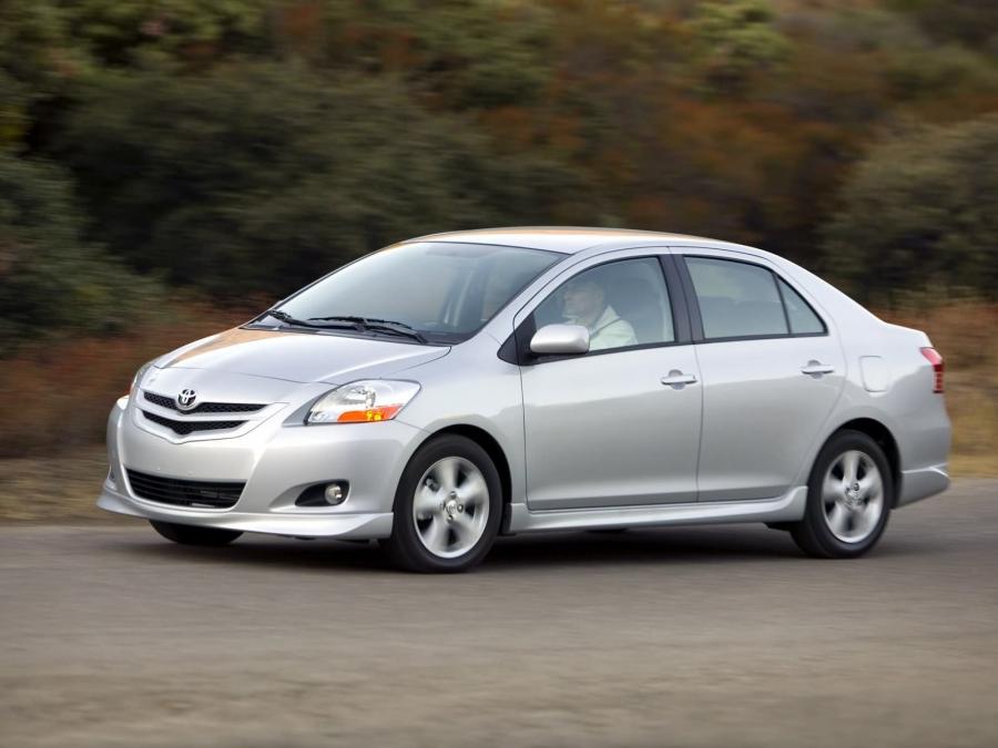  Toyota Yaris Sedan S 2007 года  (фото 8 из 14)